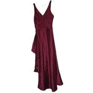 Women’s Burgundy Sleeveless Dress Size Medium Beautiful.